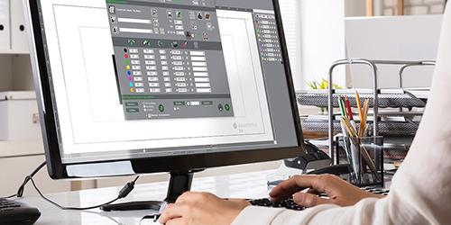 Gravostyle piloting software on a computer used by operator in a office